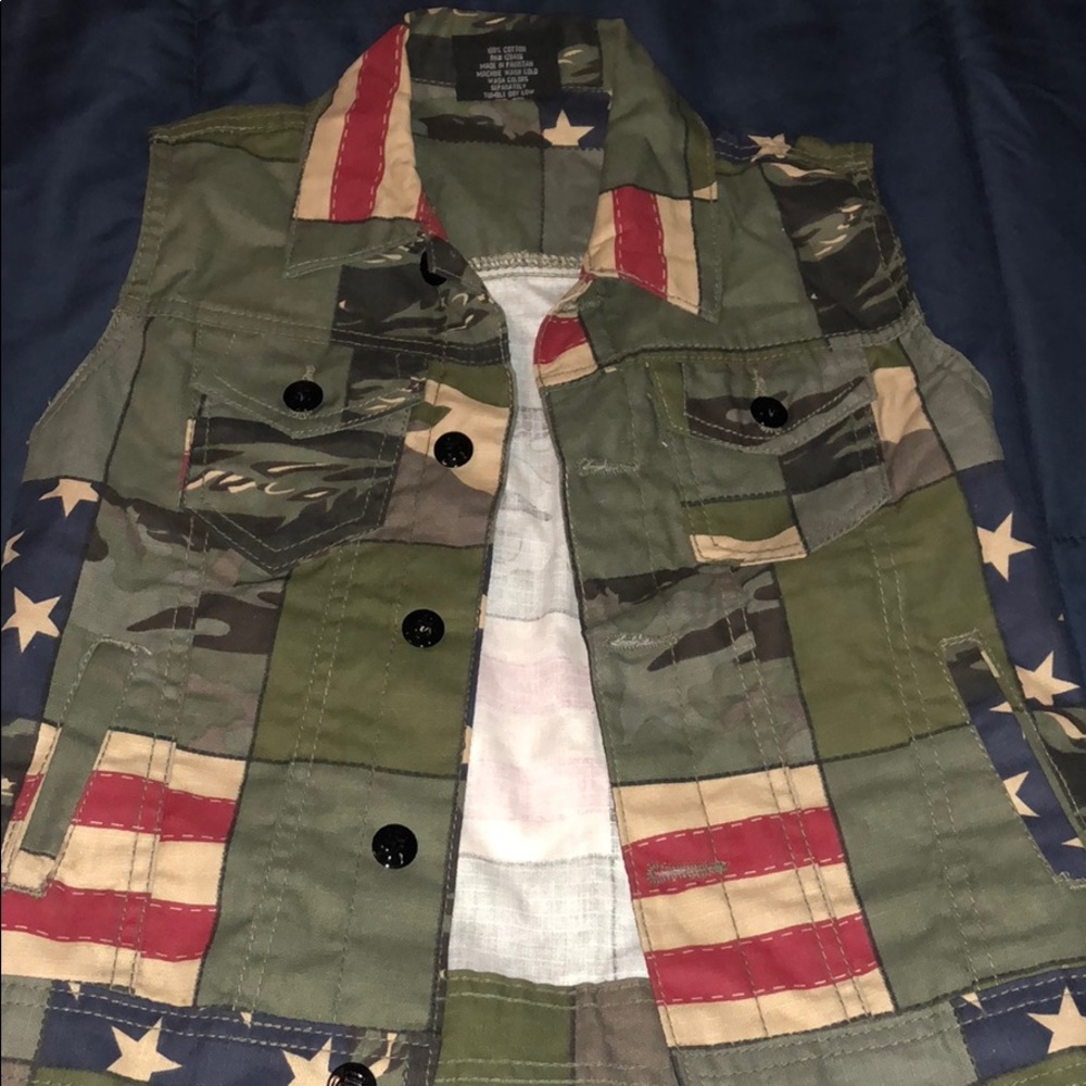 Boy’s red ape camo vest